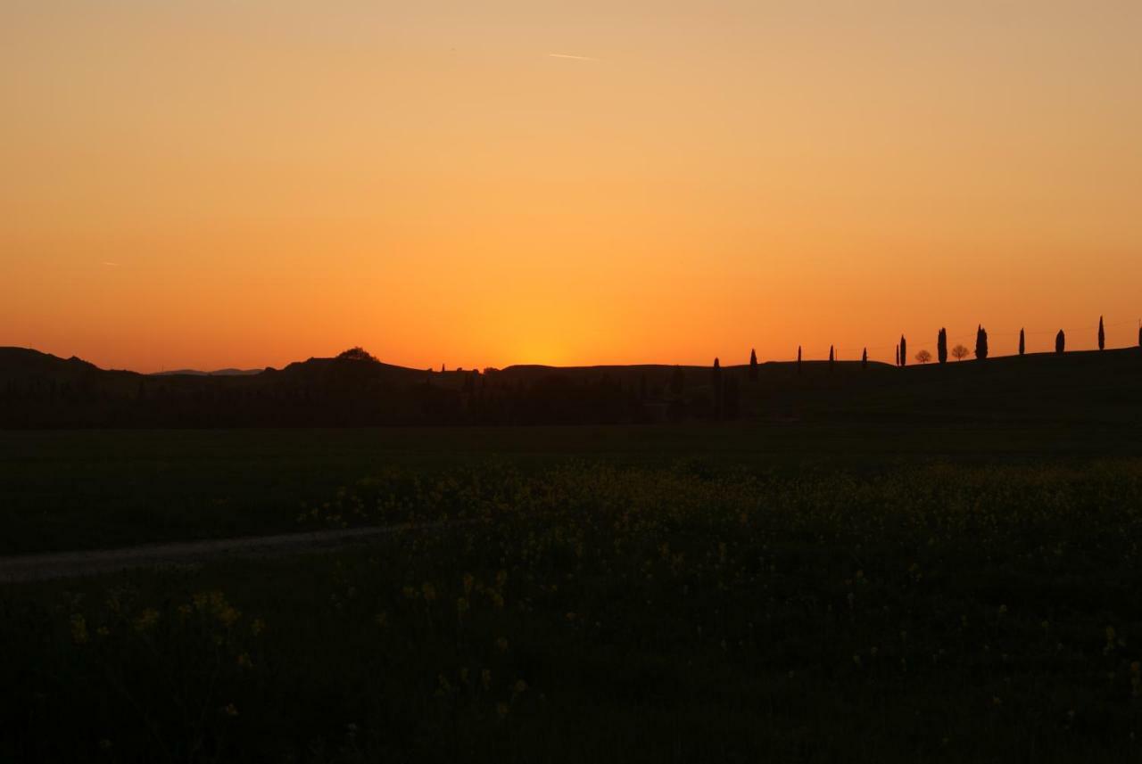 Tuscany Balcony: Crete Senesi Casetta Екстер'єр фото